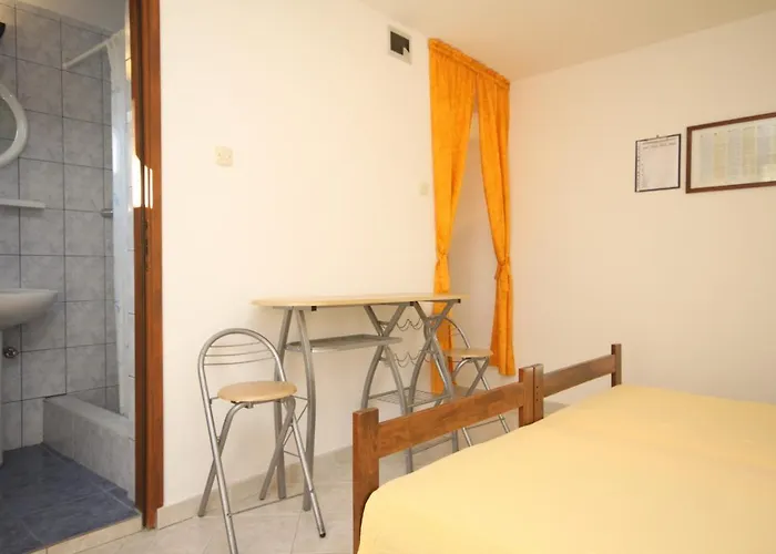 8863a Rukavac (Vis)