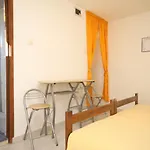8863a Rukavac (Vis)